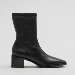 & Other Stories Black Ankle Boots with Chunky Heel